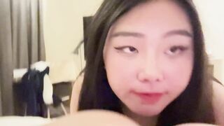 Em ghệ dâm vú bự có sở thích bú cu a và đặc biệt rất thích ngoáy lỗ đích của a p2