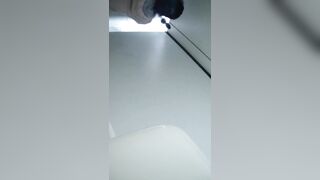 CẬN CẢNH BÍM THÂM ĐI TÈ