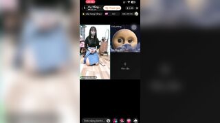Chị gái pk tiktok thua kèo trả kèo bằng cách nhét son vào lồn rồi show lồn