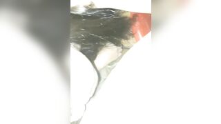 Les: Bú lồn cho bà chị trong nhà vệ sinh