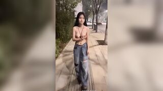 HS CHƠI ĐỚ , CỞI TRẦN RA PHỐ ĐI BỘ