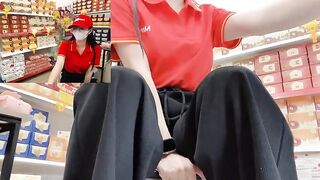 bé nhân viên siêu thị winmart lại thủ dâm ở chỗ làm - phần 24