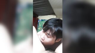 bé teen dâm dục làm tình cùng người yêu ở phòng khách - phần 1