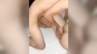 Hai anh em bấn quá thay phiên nhau địt mẹ vợ khi bố vk đi vắng