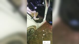 Dụ dỗ em học sinh Loli lồn không lông đi chơi khuya rồi gạ chịch em nó trên xe luôn