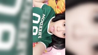 Siêu phẩm em học sinh vú to Khủng, tự quay khoe bạn