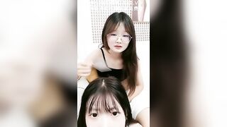 Nghỉ hè chán, 2 Con bạn thân Nghịch Lồn nhau Thủ dâm Live sex rên rỉ kiếm tiền