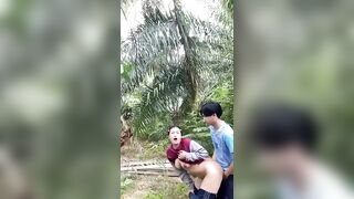 Rất khó mới dụ dỗ được vợ thằng khác ra sau rừng vắng đụ, vậy phải đụ cho nó đả.