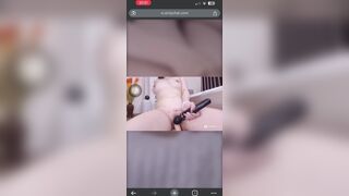 Em gái nhúng cu cực dâm