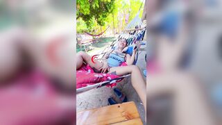 Gái dâm xăm trổ khoe vú to lồn múp trên vòng