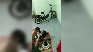 Qlen cặp đôi mới lớn phòng bên, dí theo tới tận wc