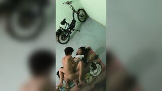 Qlen cặp đôi mới lớn phòng bên, dí theo tới tận wc