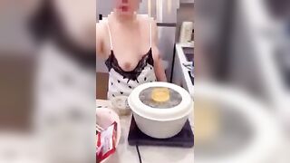 Anh ck quay clip vk lộ dú gửi anh em chí cốt chiêm ngưỡng