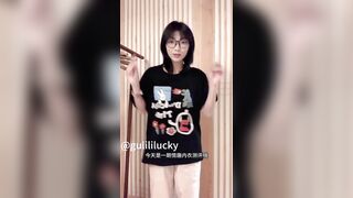 Em sinh viên mình dây loli kính cận làm idol nổi tiếng vừa show hàng vừa bán đồ lót