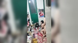 thằng bạn chung trọ dẫn gái về phòng địt mà nó không bảo mình