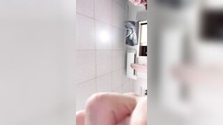 Nứng quá vào phòng chị dâu năng nỉ xin đụ, chị dâu chỉ cho bú vú sờ lồn đụ 2 phút 😭.