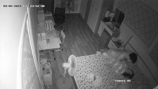 Hack cam quay lén đôi vợ ck trẻ tranh thủ lúc con ngủ mà đụ nhau từ sàn đến giường p4