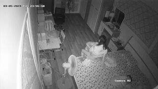 Hack cam quay lén đôi vợ ck trẻ tranh thủ lúc con ngủ mà đụ nhau từ sàn đến giường p4