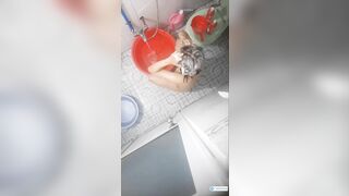 Đặt cam quay lén nhỏ e họ hs mới lớn hàng non đi tắm,để cam đây thì sao bt có cam đc1