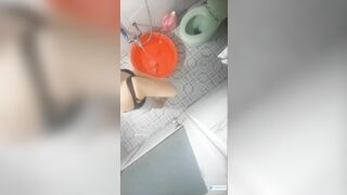 Đặt cam quay lén nhỏ e họ hs mới lớn hàng non đi tắm,để cam đây thì sao bt có cam đc2