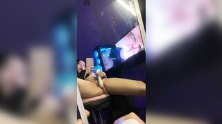 Em gái ở nhà nứng lồn quá vừa xem sex vừa thủ dâm cho sướng lồn