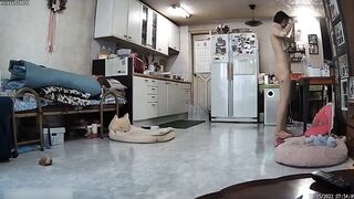 Quay lén chị hàng xóm ở nhà tắm