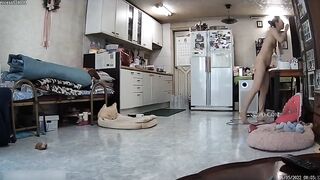 Quay lén chị hàng xóm ở nhà tắm