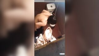 Quay lén em teen vú siêu múp tròn trịa thay đồ trong nhà vệ sinh quán p6