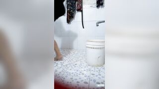 Quay lén e họ có con bím rậm lông đi tắm đúng là gái mới lớn nhìn mặt bt mấy tủi liền