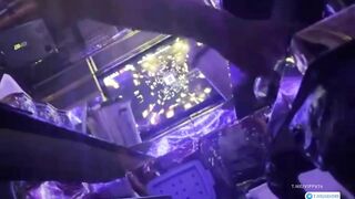 Quay lén các em nhân viên thoát y bên trong 1 quán karaoke ở quận 7 Sài Gòn