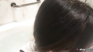 E Gái Xinh Loli mình dây ngây thơ, Đi tắm Vú ngon thể hiện skill bú cu