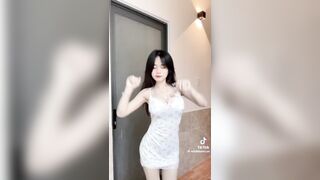 clip hot tiktoker mlinh 500k fl làm tình cực cuốn cùng người yêu - phần 2