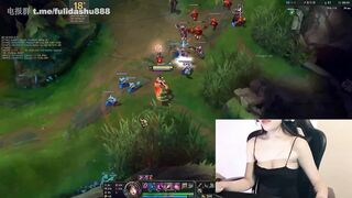 Stripchat Junaaa e teen đa tài đa nghệ vừa live đánh liên minh vừa show hàng ngon p1