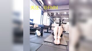 Tập yoga mà như này thì chịu có nổi không ae?
