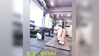 Tập yoga mà như này thì chịu có nổi không ae?