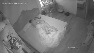 Hack cam quay lén phòng đôi vợ ck dâm vợ k mặc đồ lót nữa đêm bú cu gạ ck dậy đụ p1