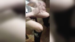 Thổi bong bóng bằng lồn rồi còn hút thuốc bằng lồn hay vcl