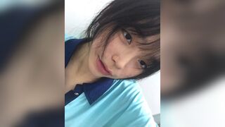 Em gái thủ dâm cho ny xem