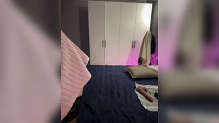 Gái dâm bánh lồn thủ dâm trên live vú to lồn múp