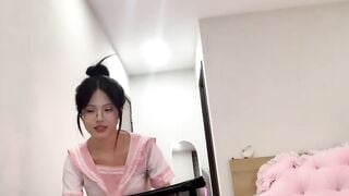 Keelin em teen Việt mình dây kính cận bím múp cực dâm livetream Stripchat móc lồn p1