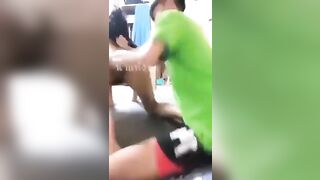 Chị họ nứng lồn nhờ thằng em 16 tuổi thủ dâm, nó nhéc cả bàn tay vào lồn.