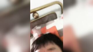 Bố mẹ nói thì cãi, chứ bạn trai bảo bú cặc thì nghe liền