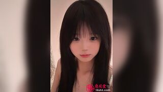 em sinh viên dễ thương thủ dâm bán quạt kiếm tiền