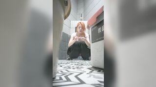 dặt cam quay lén gái xinh đi đái em này đẹp xuất xắc luôn