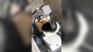 seri đặt cam quay lén nhà vệ sinh nữ em nào đít cũng to lồn múp - phần 14