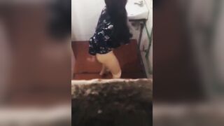 seri đặt cam quay lén nhà vệ sinh nữ em nào đít cũng to lồn múp - phần 24