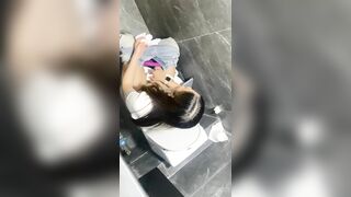 seri đặt cam quay lén nhà vệ sinh nữ em nào đít cũng to lồn múp - phần 44
