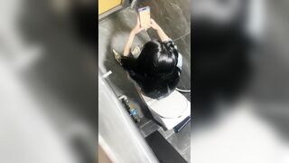 seri đặt cam quay lén nhà vệ sinh nữ em nào đít cũng to lồn múp - phần 46