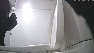 seri đặt cam quay lén nhà vệ sinh nữ em nào đít cũng to lồn múp - phần 61
