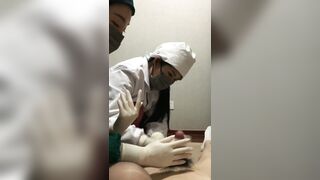 Hiến tinh trùng được mấy em y tá bú cu